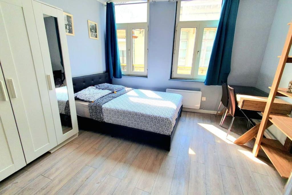 Appartement Hypercentre 301 +Wifi+Independant+ Cuisine Toilette Salle De Bain Privative Валансьєнн Екстер'єр фото