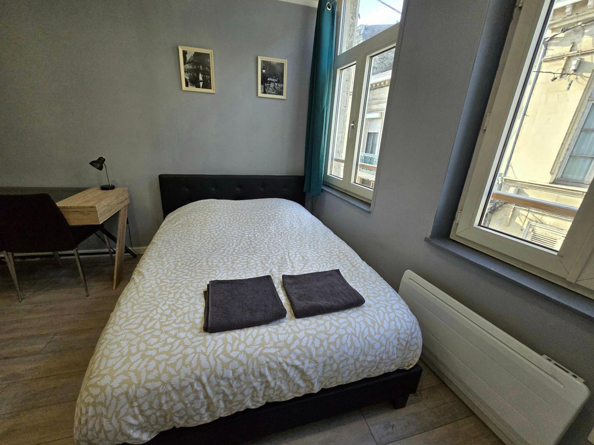 Appartement Hypercentre 301 +Wifi+Independant+ Cuisine Toilette Salle De Bain Privative Валансьєнн Екстер'єр фото
